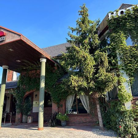 Hotel Kresowianka Konin  Kültér fotó