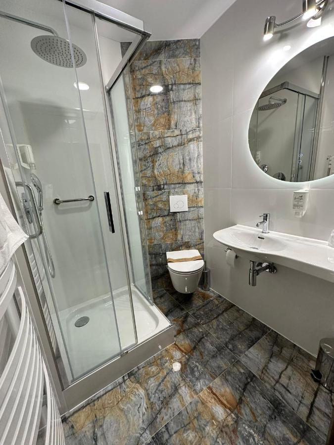 Hotel Kresowianka Konin  Kültér fotó