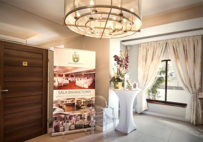 Hotel Kresowianka Konin  Kültér fotó
