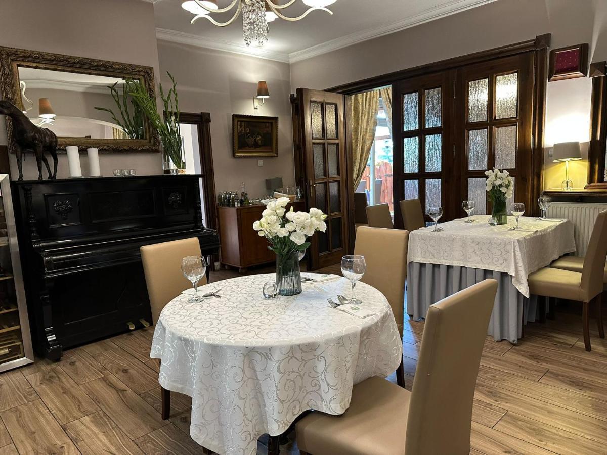 Hotel Kresowianka Konin  Kültér fotó
