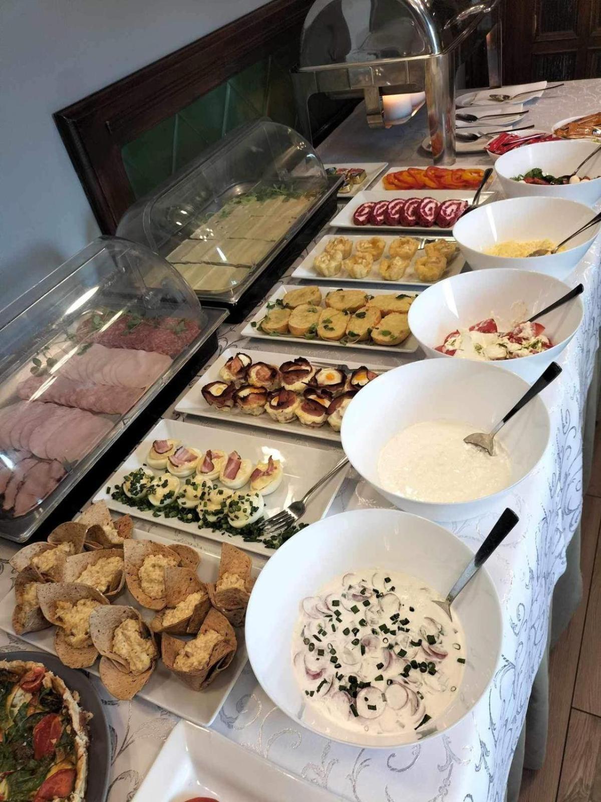 Hotel Kresowianka Konin  Kültér fotó