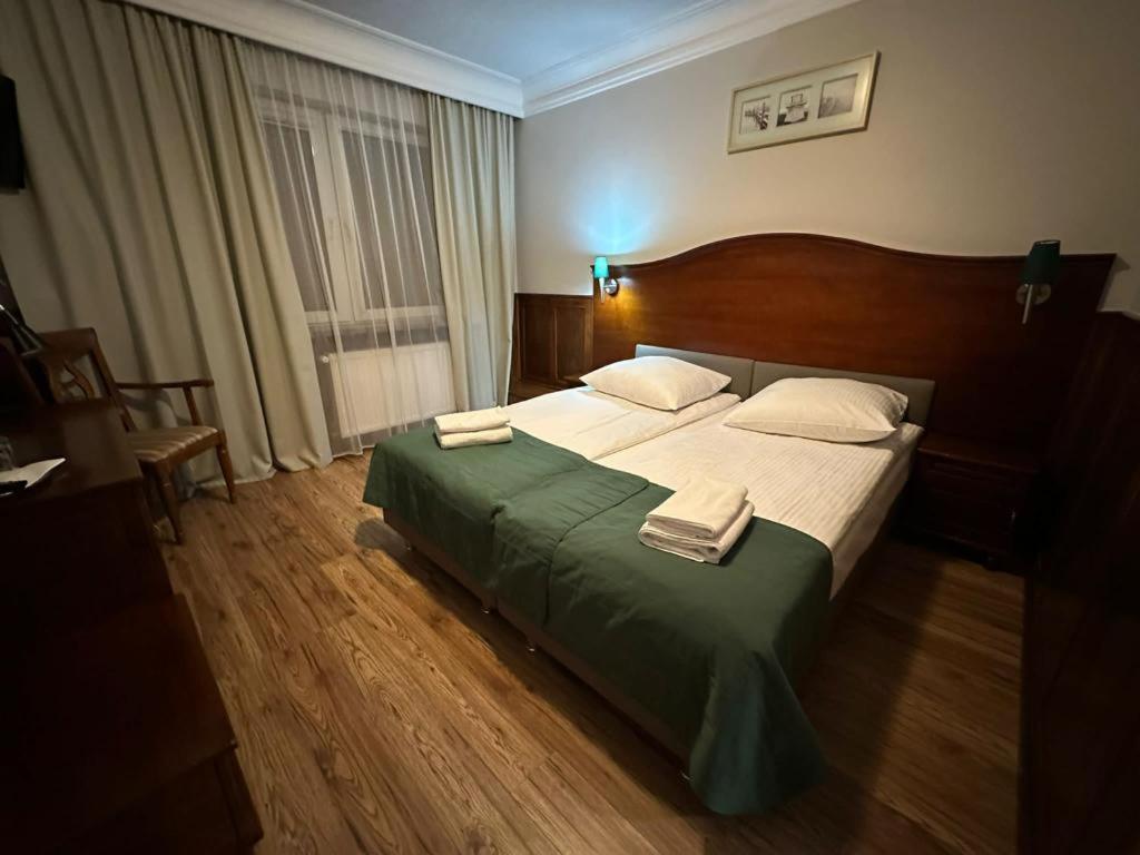 Hotel Kresowianka Konin  Kültér fotó