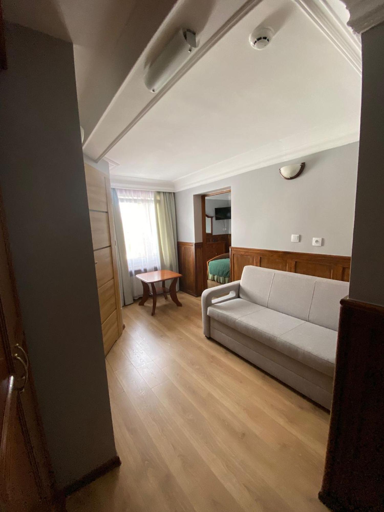 Hotel Kresowianka Konin  Kültér fotó