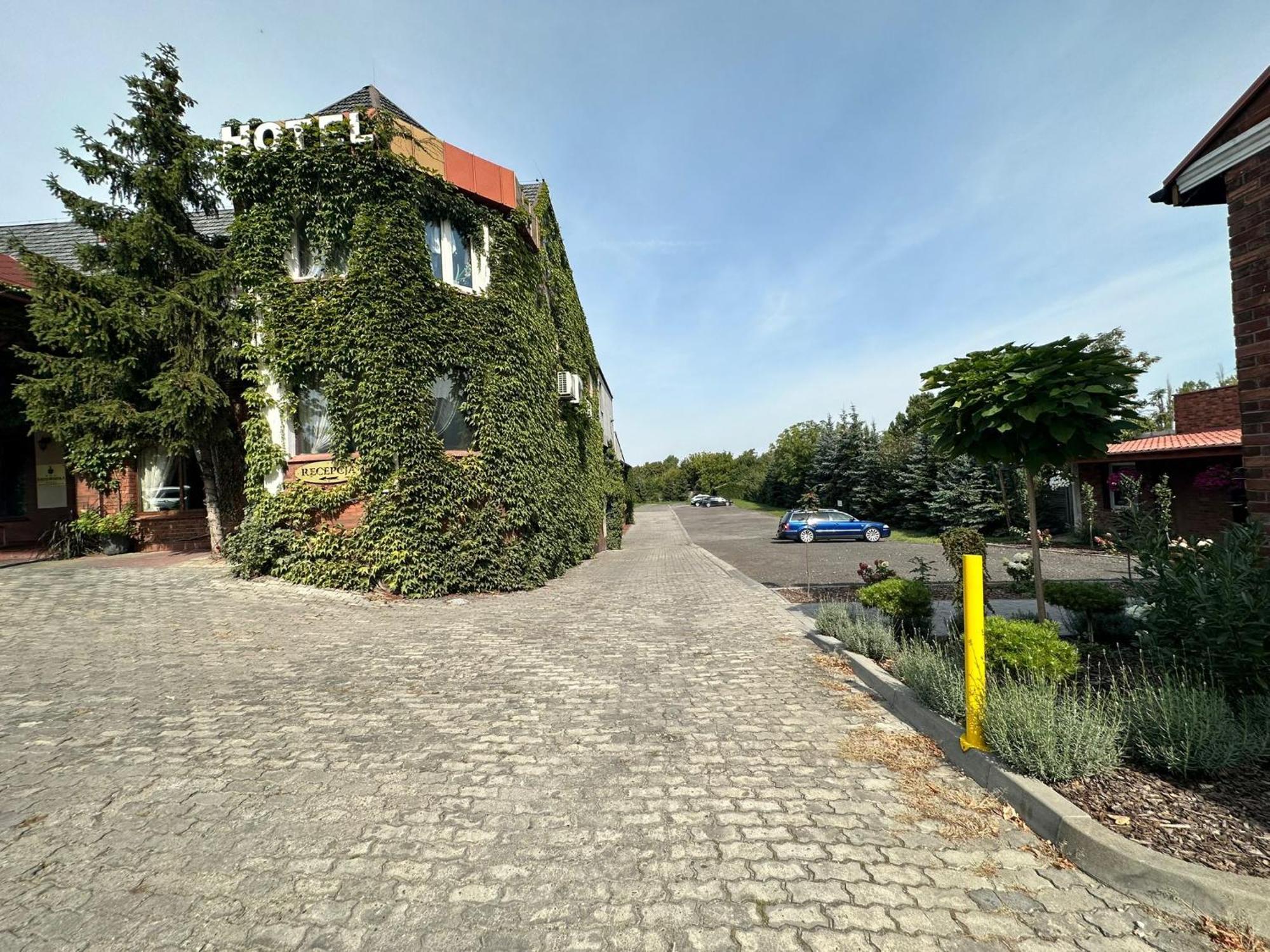 Hotel Kresowianka Konin  Kültér fotó